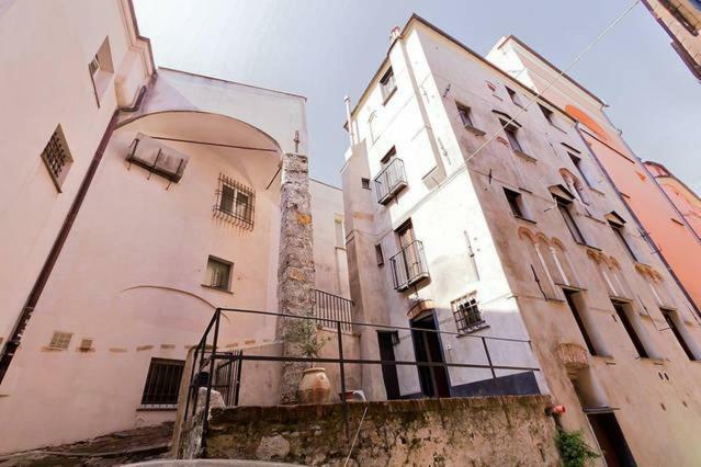 Lovingenoa - Antico Convento Apartment ภายนอก รูปภาพ