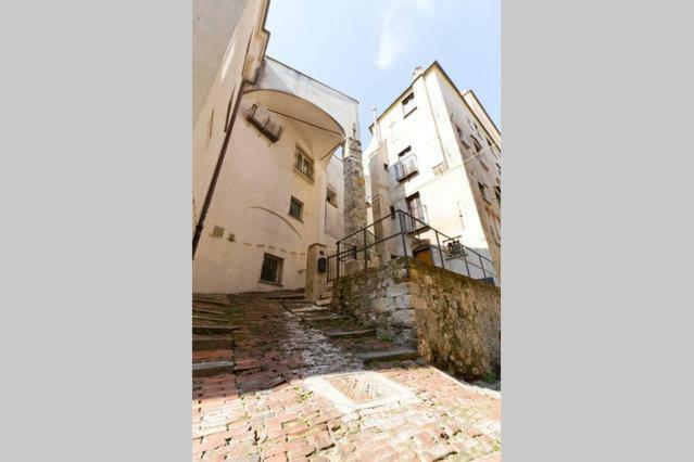 Lovingenoa - Antico Convento Apartment ภายนอก รูปภาพ